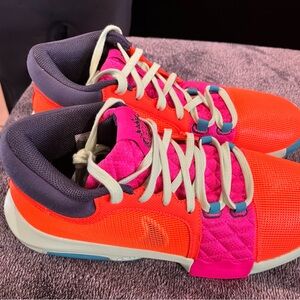 Men’s Nike LeBron Witness 8